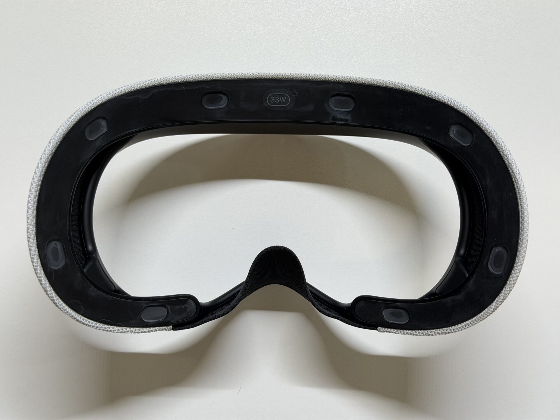 中古のVision Proに付属していたライトシーリング。内側に33Wのサイズ表記がある